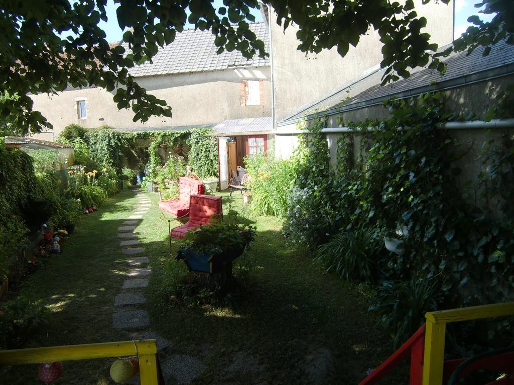 La Roulotte De Lola - Chambre D'Hotes La Celle  Exterior foto