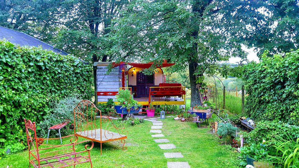 La Roulotte De Lola - Chambre D'Hotes La Celle  Exterior foto